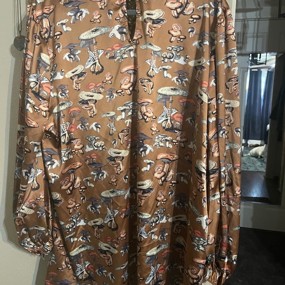 Melissa McCarthy Seven7 Mushroom Top